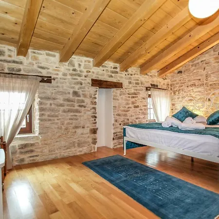Castel * Bale